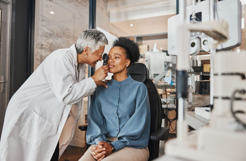 An eye doctor evaluates a patient's symptoms.